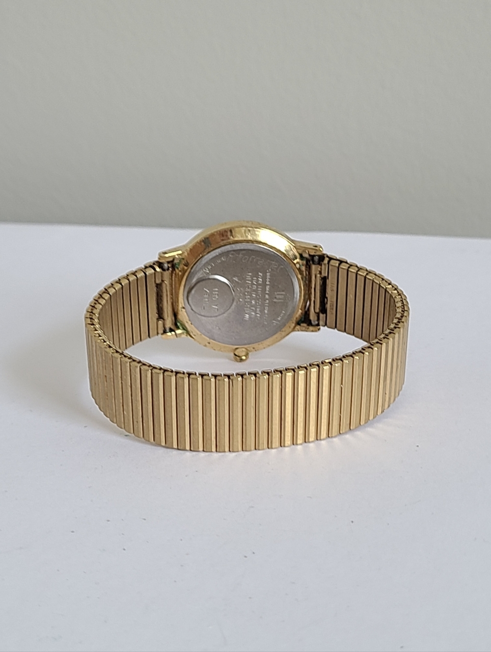 Vintage Timex Quartz LA Cell T82 Gold Tone Water Resistant Men's Dress Watch - Picture 9 of 16
